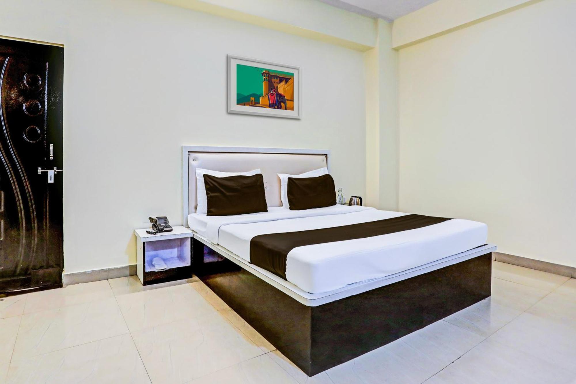 Super Hotel O Hyderabad Gate Iit Bhu Kakarmatha Exteriör bild